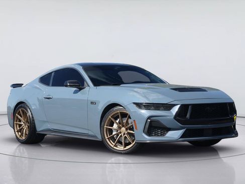 Used 2024 Ford Mustang GT RWD image 2