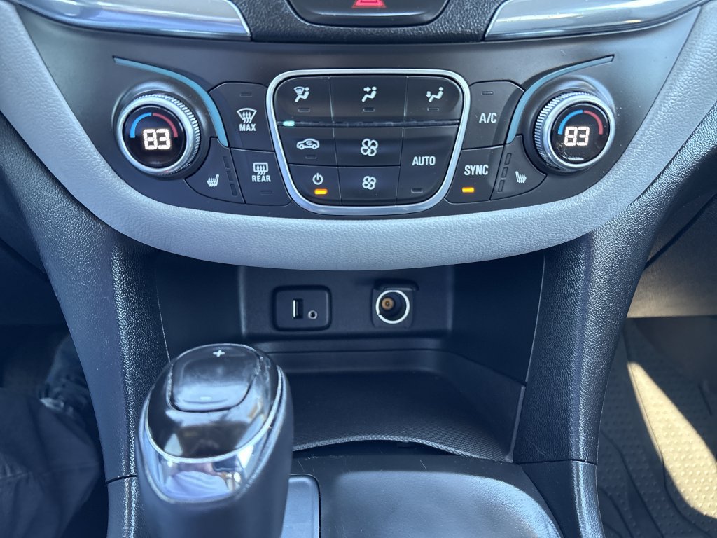Used 2018 Chevrolet Equinox LT FWD image 24