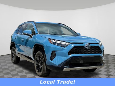 Used 2022 Toyota RAV4 SE AWD/4WD image 3