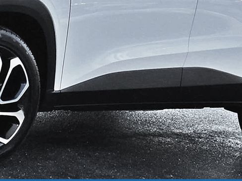 Used 2025 Chevrolet Trax RS w/ Sunroof Package image 28