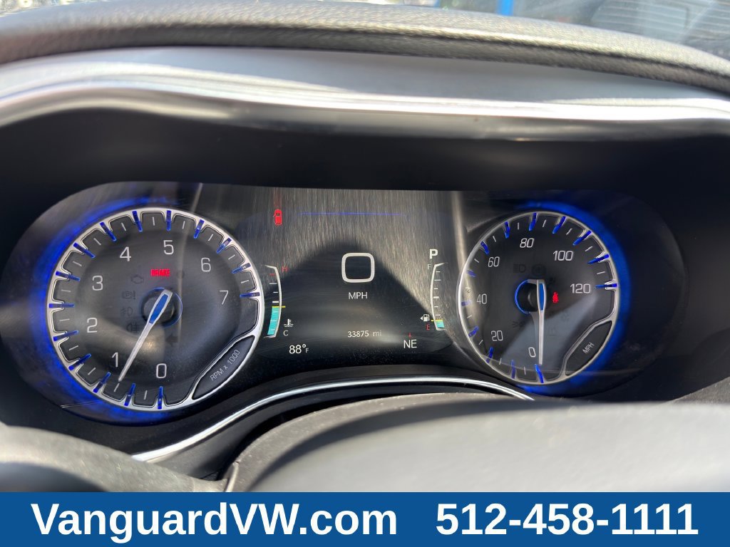 Used 2026 Chrysler Pacifica Limited FWD image 23
