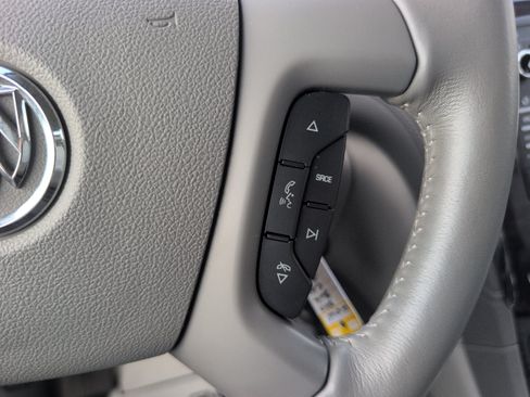 Used 2017 Buick Enclave Leather FWD image 23