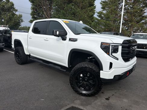 Used 2025 GMC Sierra 1500 AT4 w/ AT4 Premium Package AWD/4WD image 2