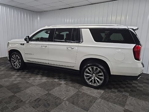 Used 2021 GMC Yukon XL Denali w/ Denali Premium Package AWD/4WD image 4
