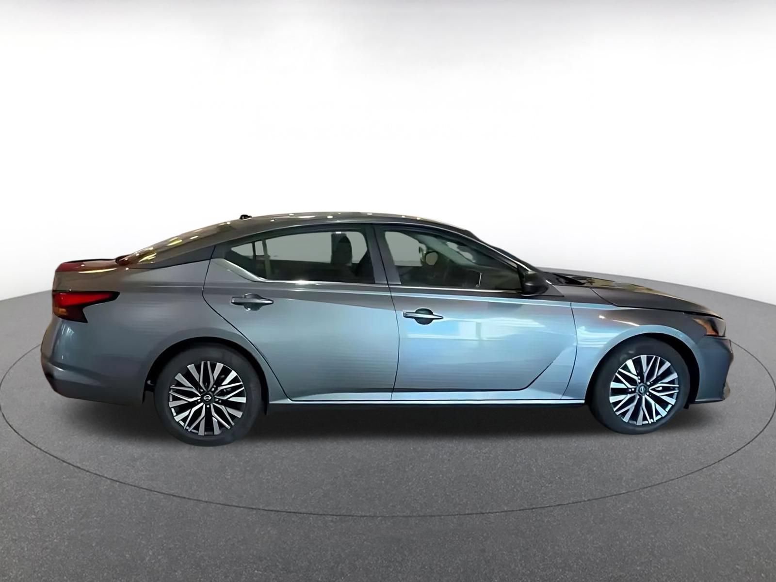 Used 2026 Nissan Altima 2.5 SV FWD image 14