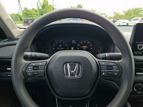 Certified 2025 Honda Accord SE image 19