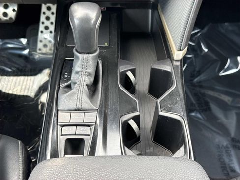 Used 2025 Toyota Camry SE FWD image 13