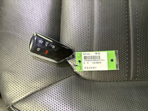 Used 2024 Volkswagen Atlas Cross Sport SEL R-Line image 12