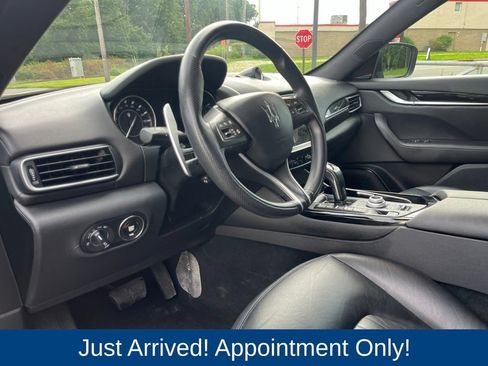 Used 2023 Maserati Levante Modena AWD/4WD image 9