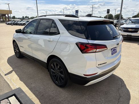 Used 2023 Chevrolet Equinox RS w/ RS Leather Package FWD image 4