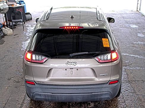 Used 2019 Jeep Cherokee Latitude w/ Popular Appearance Group FWD image 4