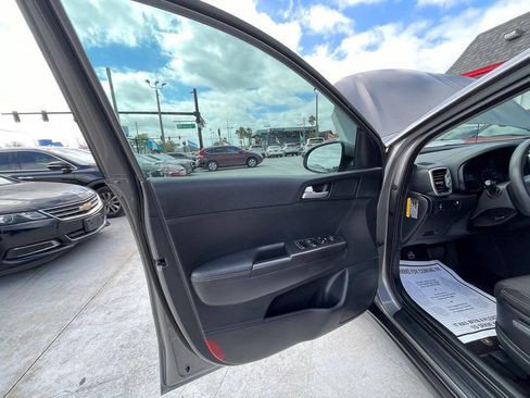 Used 2017 Kia Sportage LX AWD/4WD image 5
