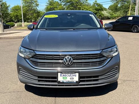 Used 2023 Volkswagen Jetta SE FWD image 6