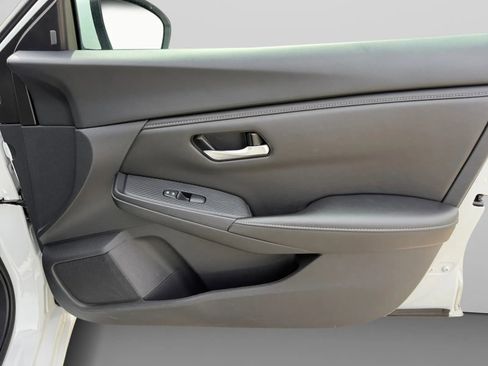 Used 2024 Nissan Sentra SV image 32