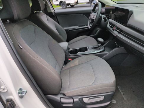 Used 2025 Kia K4 FWD image 32