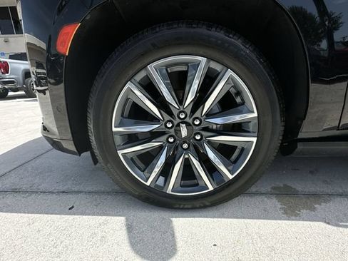 Certified 2022 Cadillac Escalade ESV Sport Platinum RWD image 18