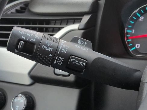 Used 2018 GMC Yukon SLT image 28