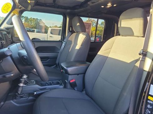 Used 2023 Jeep Gladiator Sport image 18