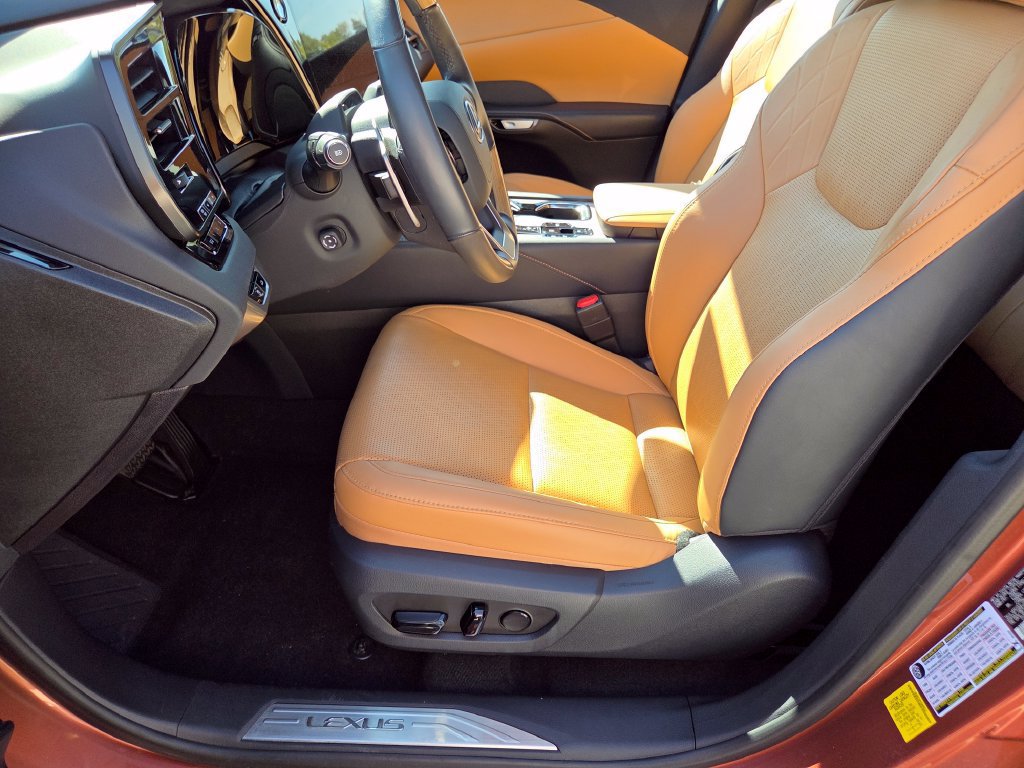 Certified 2025 Lexus RX 350 AWD/4WD image 8