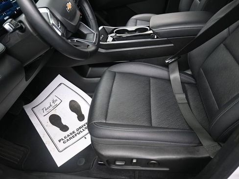 Used 2025 Chevrolet Equinox LT w/ Convenience Package II image 15