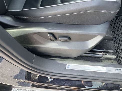 Used 2021 Volkswagen Tiguan SEL Premium R-Line image 37