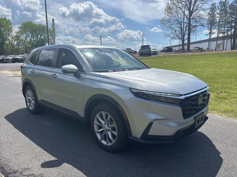 Used 2023 Honda CR-V EX-L image 3