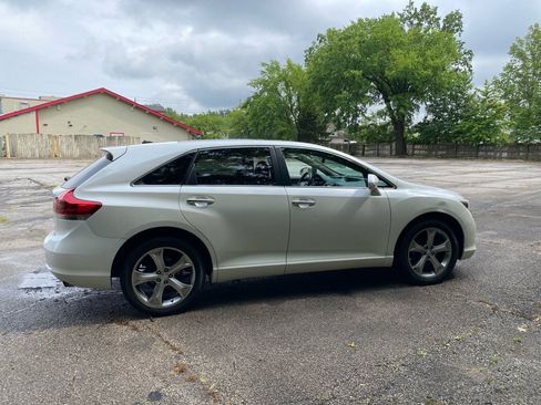 Used 2013 Toyota Venza Limited AWD/4WD image 6