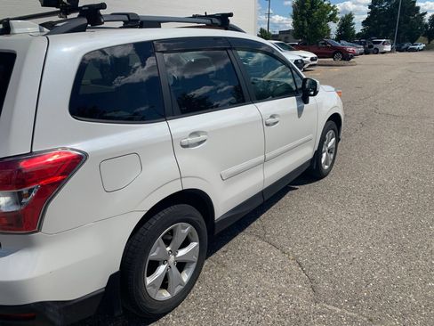 Used 2016 Subaru Forester 2.5i Premium w/ All-Weather Package AWD/4WD image 4