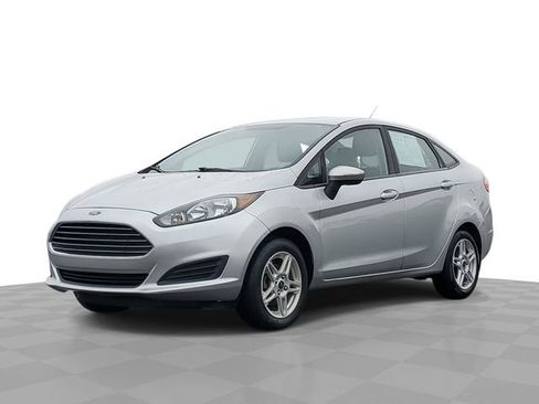 Used 2018 Ford Fiesta SE image 1