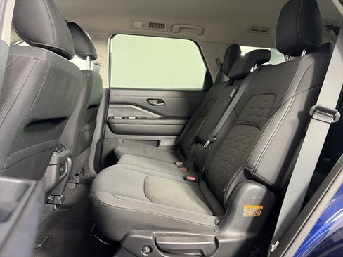 Certified 2025 Nissan Pathfinder SV AWD/4WD image 7