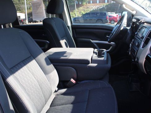 Used 2018 Nissan Titan SV AWD/4WD image 4