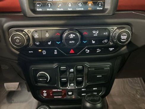 Used 2018 Jeep Wrangler Unlimited Rubicon AWD/4WD image 18
