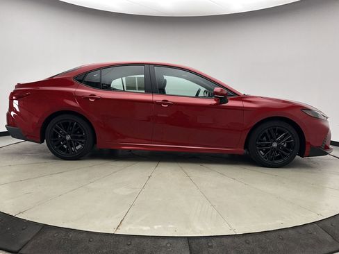 Used 2025 Toyota Camry SE w/ Convenience Package FWD image 6