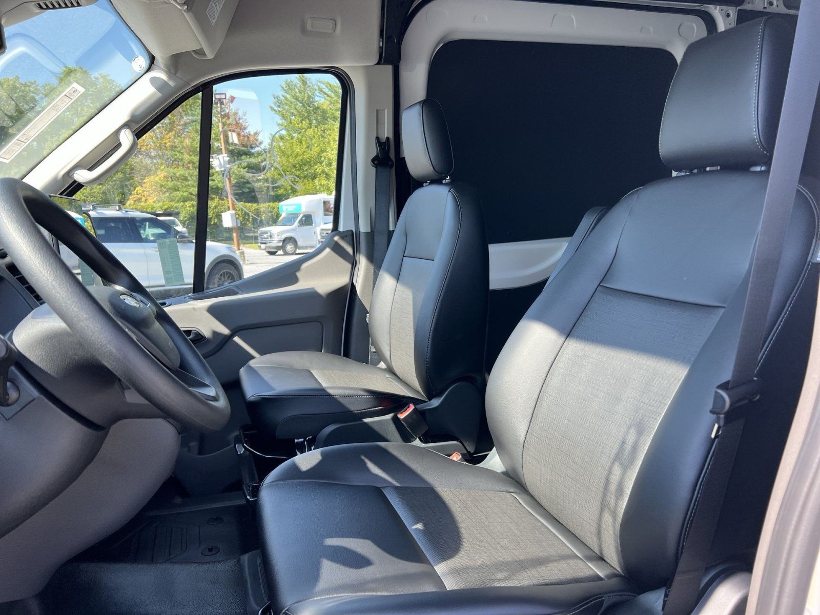 New 2027 Ford Transit 250 148 Medium Roof w/ Load Area Protection Package RWD image 13