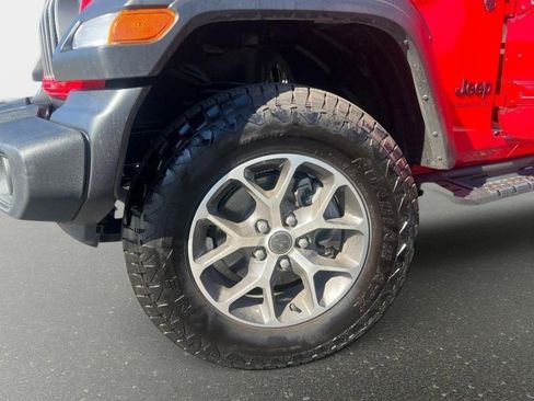 Used 2025 Jeep Wrangler Sport image 25