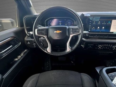 Used 2024 Chevrolet Silverado 2500 LT w/ Convenience Package AWD/4WD image 9