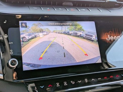 New 2026 Jeep Grand Cherokee Altitude AWD/4WD image 20