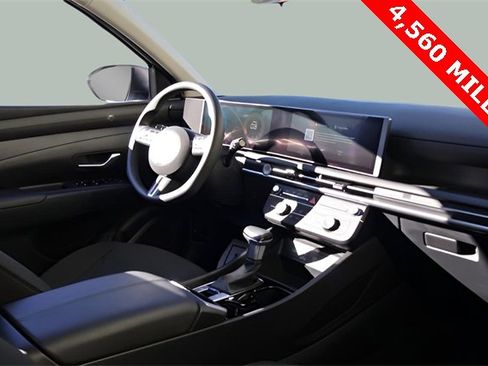 Used 2025 Hyundai Tucson SE image 17