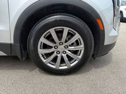 Used 2022 Cadillac XT4 Premium Luxury w/ Enhanced Visibility Package AWD/4WD image 31