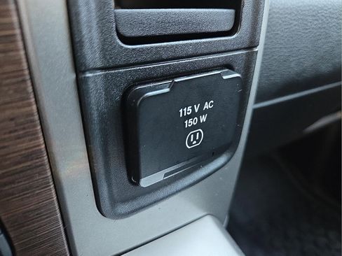 Used 2017 RAM 1500 Laramie w/ Convenience Group image 22