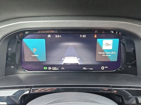 Used 2025 Volkswagen Atlas Cross Sport SE image 11