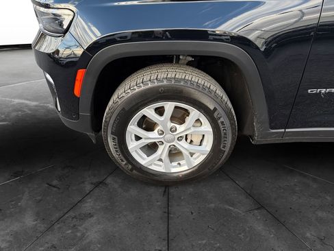 Used 2023 Jeep Grand Cherokee Limited w/ Luxury Tech Group II image 14