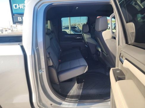 Used 2023 Chevrolet Silverado 1500 ZR2 w/ Technology Package image 31