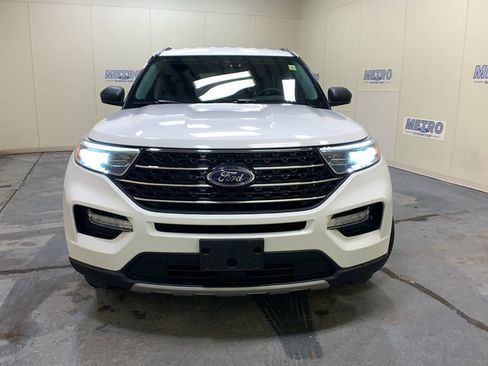 Used 2023 Ford Explorer XLT w/ Equipment Group 202A image 8