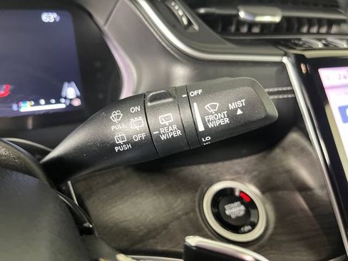 Used 2023 Jeep Grand Cherokee L Limited AWD/4WD image 24