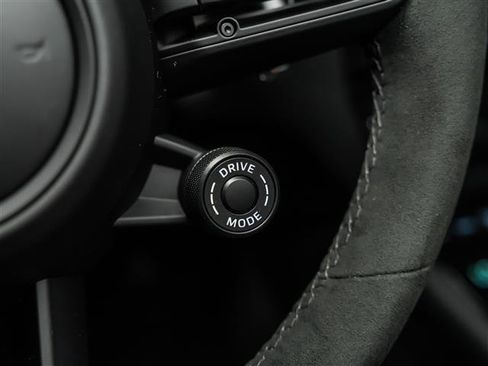 New 2026 Porsche Macan GTS image 19