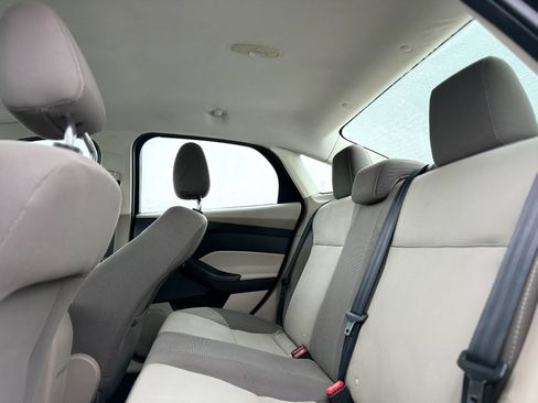 Used 2012 Ford Focus SE FWD image 22