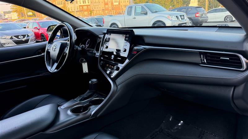 Used 2021 Toyota Camry SE FWD image 7