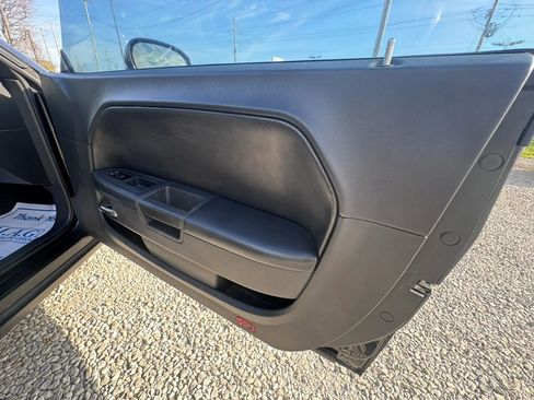 Used 2010 Dodge Challenger SE image 27