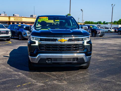 Used 2024 Chevrolet Silverado 1500 LT AWD/4WD image 2